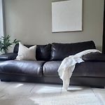 U5-Traditional Qld Unit With Backyard-Fresh-Quiet Leafy Centre-Newac Smarttv