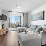 Modern On Mary 1 Bedroom, 1 Bathroom, 1 Car, Views!