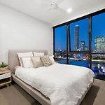 South Bank Modern 2Br Riverside Retreat
