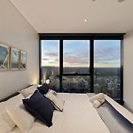 Skytower 72Nd Floor 3Br With Parking, Pool And Gym