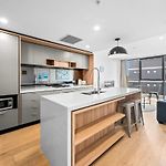 Designer Woolloongabba Retreat Near The Gabba