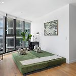 Valley Getaway - Rooftop Pool - Parking - Sleeps 6