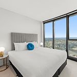 1 Bedroom Sky High City Escape With Stunning Views