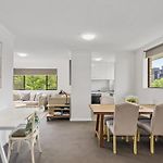 Spacious New Farm Stay With Balcony And Secure Parking