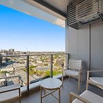 Immaculate Top Floor Views - 2Bed-2Bath-1Car-Pool