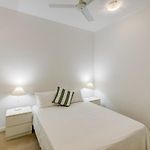 Modern 1Br Retreat - Pool, Gym, Parking - Walk To South Bank