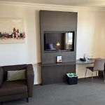 Two-Bedroom City Escape I Mantra On Queen