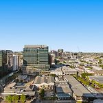 Immaculate Top Floor Views - 2Bed-2Bath-1Car-Pool