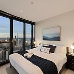 Skytower 72Nd Floor 3Br With Parking, Pool And Gym