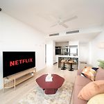 1Bedroom Sip In Style Apt In Queens Wharf - Level 33 With City And River View