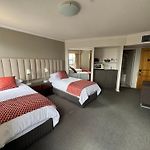 Two-Bedroom City Escape I Mantra On Queen