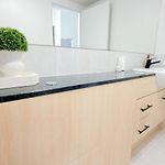 South Bank Penthouse - Streets Beach Access - Free Parking