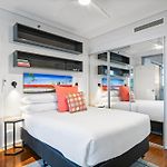 Central 2 Bed 2 Bath Parking