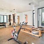 Cs - Gorgeous City Views 2Br W Parking, Pool & Gym