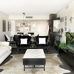Spring Hill 2Br, 2Ba Retreat Sleeps 6 - Walk To Brisbane Cbd With Pool, Free Parking, Balcony, Views, Fast Wi-Fi & Gym