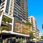South Bank Modern 2Br Riverside Retreat