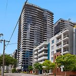Brisbane One Views Level 15 2Br Apartment