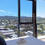 Amazing Views 2Bd 2Ba Homey Toowong Abode Pool M29