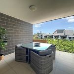 Stylish 2 Bdr Apt Near Qut And Rbwh With Parking