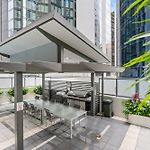 Central 2-Bed Apartment With River Views