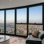 Skylight Brisbane Apartment With Free Parking