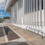 Bright Bowen Hills Apartment, Close To City Life