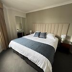 Two-Bedroom City Escape I Mantra On Queen