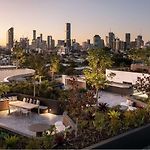 Sinclair Apartments - Free Secure Parking
