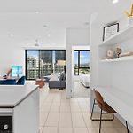 Southbank Apt King And Sofa Bed With Free Parking