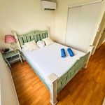 Vista Air Conditioned Holiday Dream Castle Youth Hotel