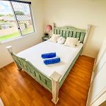 Vista Air Conditioned Holiday Dream Castle Youth Hotel