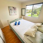 Vista Air Conditioned Holiday Dream Castle Youth Hotel