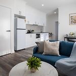 Walk To Mall And Train Private Suite Kitchen And Ac