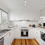 Stylish Mid Century Home Close To Cbd
