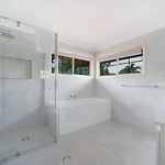 Spacious 5Br Family Home With Pool In Robertson