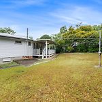 Stylish Mid Century Home Close To Cbd