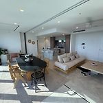 Dreamy Queens Wharf Luxury Pad W Car Park