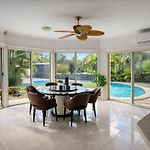 Full Ac 3Br With Pool & 3 Parking Spot