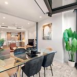 Queens Wharf | Lavish Gem, Majestic View, Parking!
