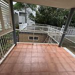 Russell Place Spacious 2Br Apartment Balcony&Garag