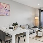 2Br Near Plaza And Garden City Walk To Bus Easy M3