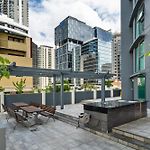 Bridge Views - Sleeps 8 - Cbd - Pool, Gym & Parking