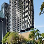 Alfred Street Retreat - 2Br With Parking A Pool & Gym