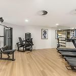 Queen\'S Wharf 1Br Apt With Pool And Free Parking
