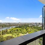 Premium Cbd Stay Incredible River Views