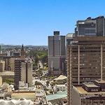 City Centre With Awesome Views!