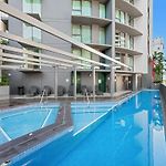 Bridge Views - Sleeps 8 - Cbd - Pool, Gym & Parking