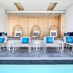 27Fl River & City Views + Balcony, Pool & Parking - Apartment