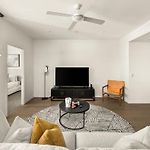 Lavish 3 Bedroom In Queens Wharf With Car Park