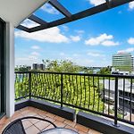 Cosmo Apartment Hotel